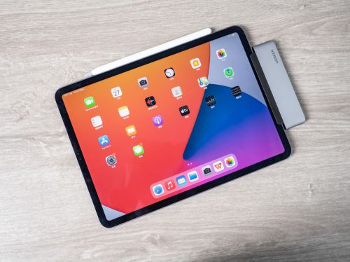 这才是iPad Pro第二好用的配件：一口变多口，还能外接显示器 图1