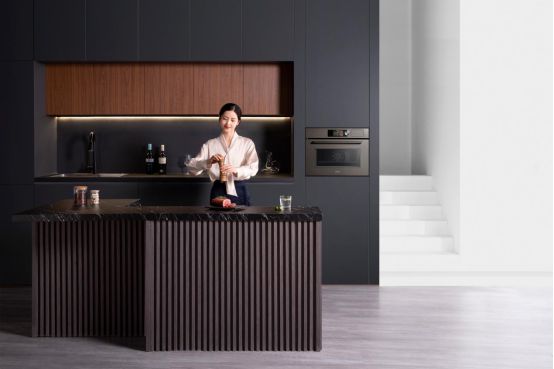 厨房空间重塑之路，美的智能嵌入式微蒸烤一体机R5成就理想厨房