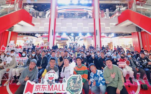 西安京东MALL脱口秀演出人气火爆 12.12线下精彩不停歇 图1