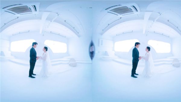 3D VR新视角下的婚礼影像（头显中画面，已进行等距柱状投影）