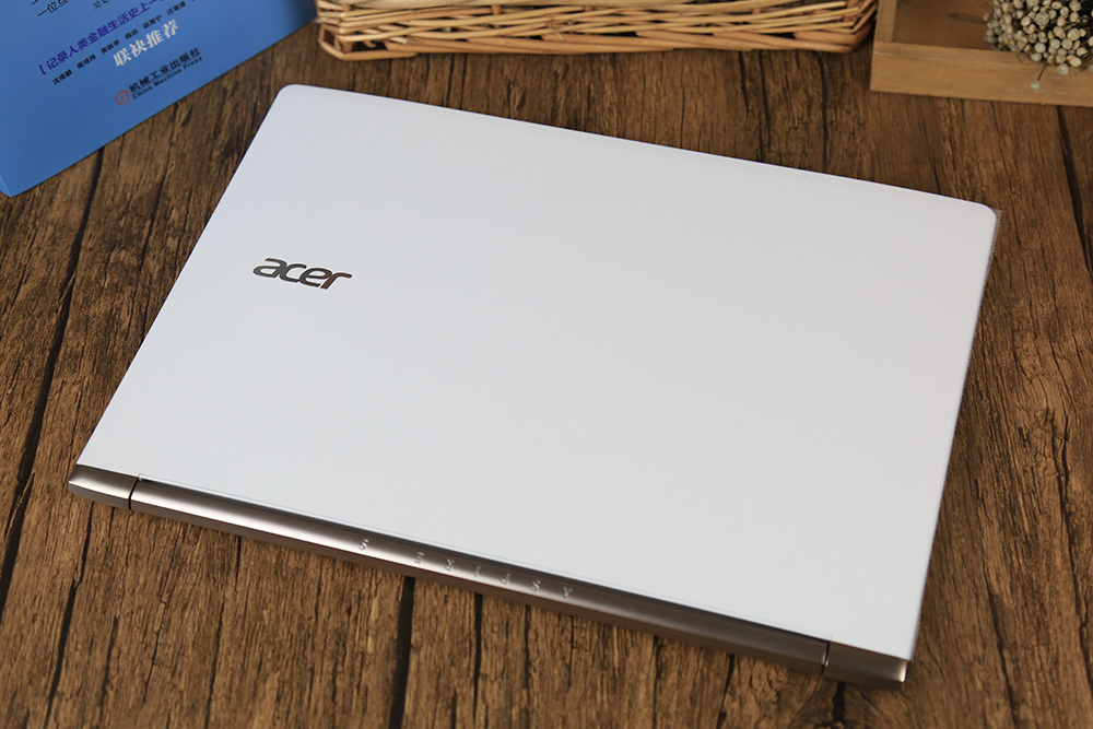 Acer蜂鸟笔记本评测：高颜值+超便携